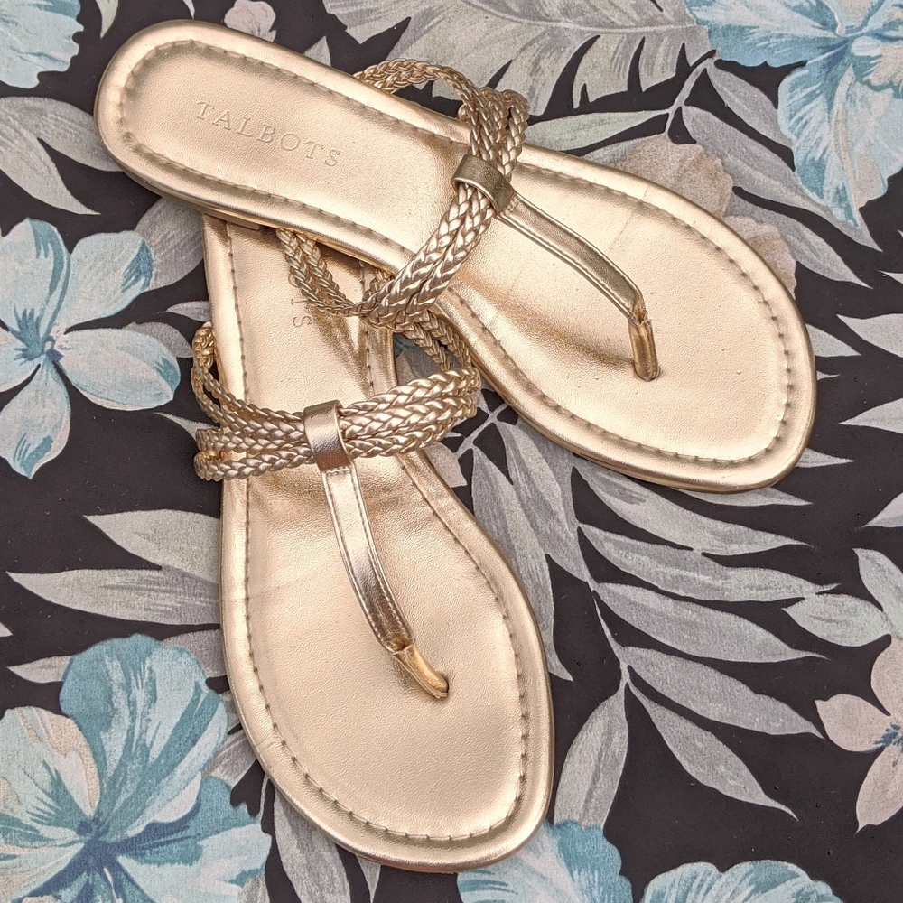 ✨2 for $25✨Talbots gold flip flop sandals EUC